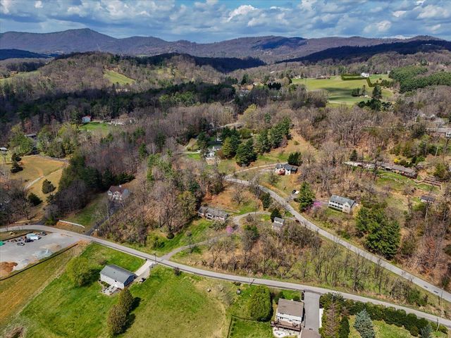 6141 Poage Valley RD, Roanoke, VA 24018