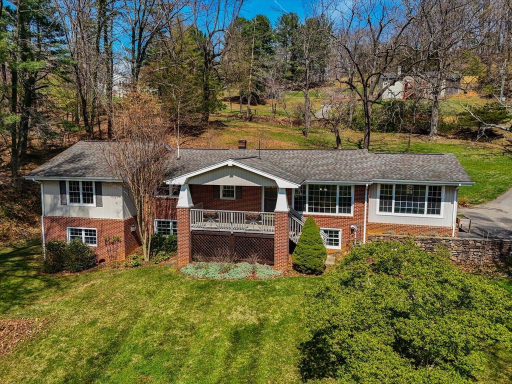 6141 Poage Valley RD, Roanoke, VA 24018