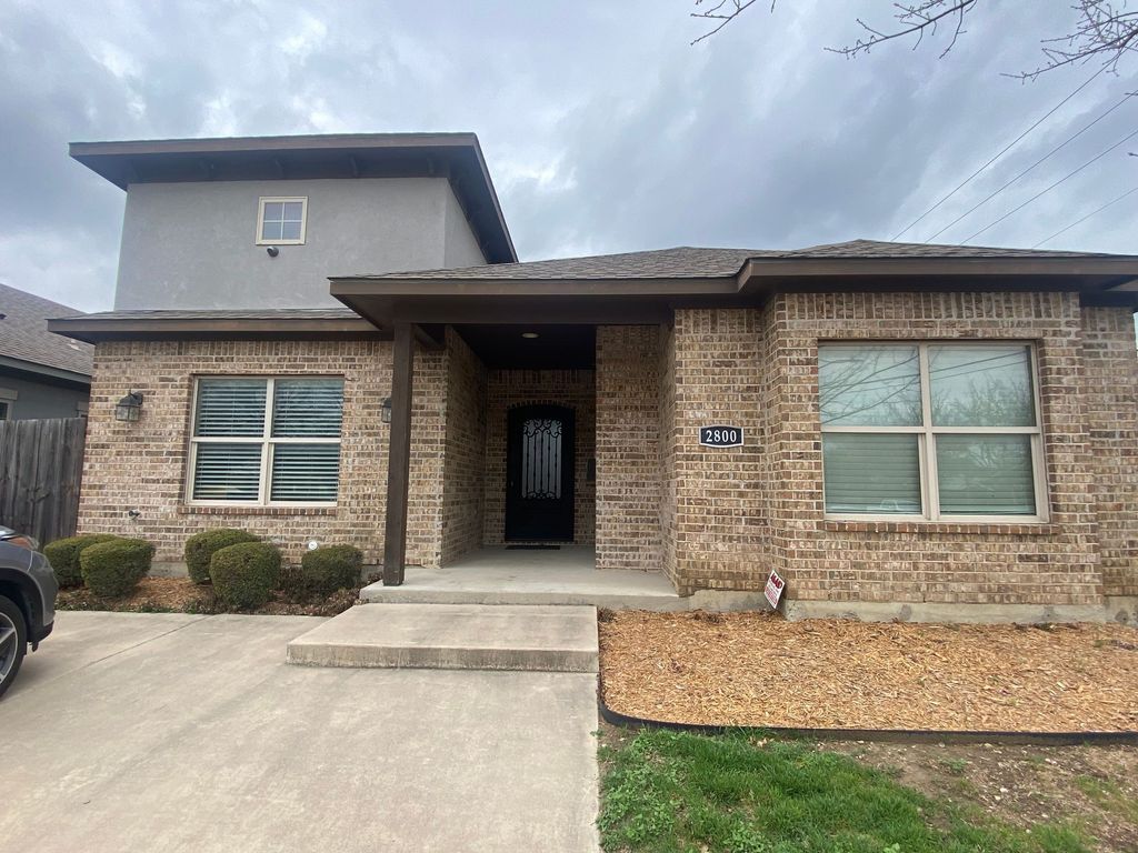 2800 Gordon Avenue, Fort Worth, TX 76110