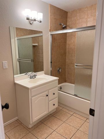 3136 W Austin 101 & 102 Way, Fresno, CA 93722