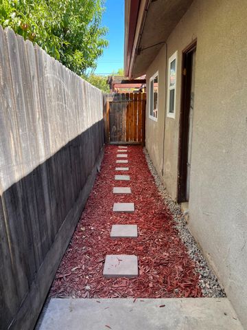 3136 W Austin 101 & 102 Way, Fresno, CA 93722
