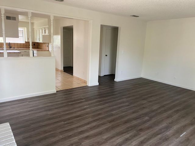3136 W Austin 101 & 102 Way, Fresno, CA 93722