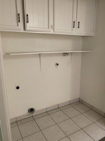 3136 W Austin 101 & 102 Way, Fresno, CA 93722