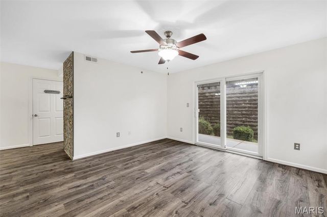 2460 Lampong Drive 100C, St Louis, MO 63125