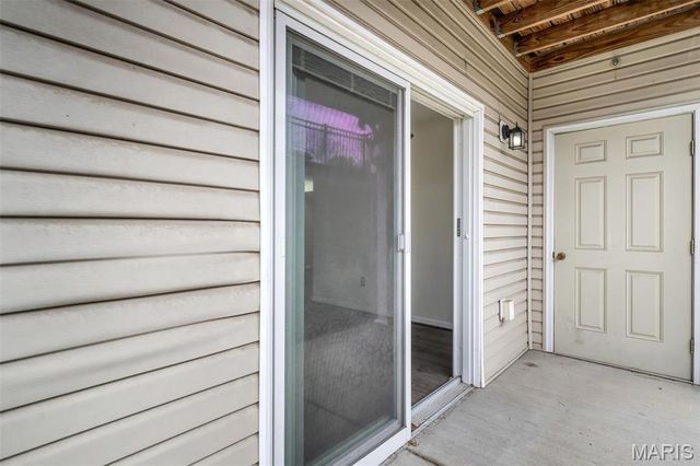 2460 Lampong Drive 100C, St Louis, MO 63125