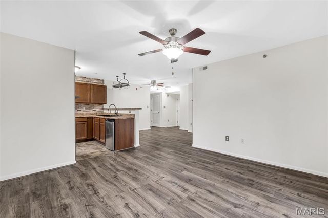 2460 Lampong Drive 100C, St Louis, MO 63125