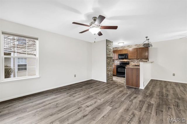 2460 Lampong Drive 100C, St Louis, MO 63125