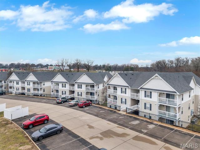 2460 Lampong Drive 100C, St Louis, MO 63125