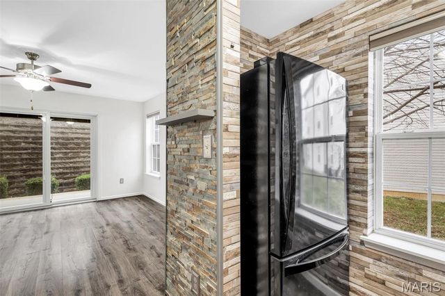 2460 Lampong Drive 100C, St Louis, MO 63125