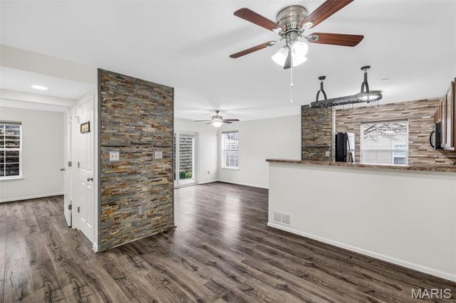 2460 Lampong Drive 100C, St Louis, MO 63125