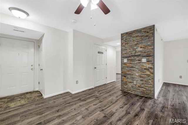 2460 Lampong Drive 100C, St Louis, MO 63125