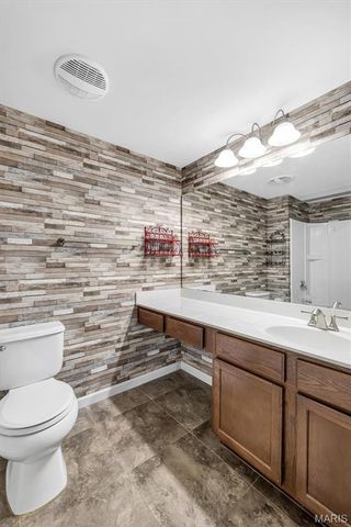 2460 Lampong Drive 100C, St Louis, MO 63125