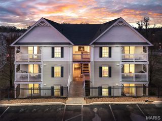 2460 Lampong Drive 100C, St Louis, MO 63125