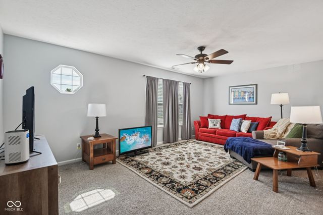 216 Oakview Drive, Mooresville, IN 46158