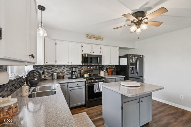 216 Oakview Drive, Mooresville, IN 46158