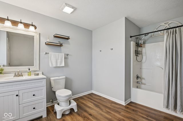 216 Oakview Drive, Mooresville, IN 46158