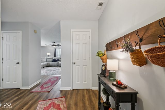 216 Oakview Drive, Mooresville, IN 46158