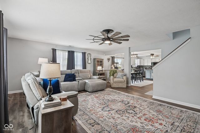 216 Oakview Drive, Mooresville, IN 46158