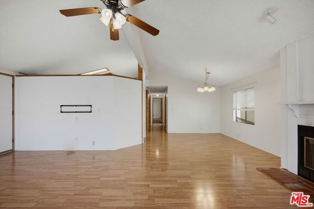 1300 W Menlo Avenue 222, Hemet, CA 92543