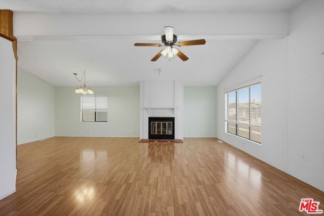 1300 W Menlo Avenue 222, Hemet, CA 92543