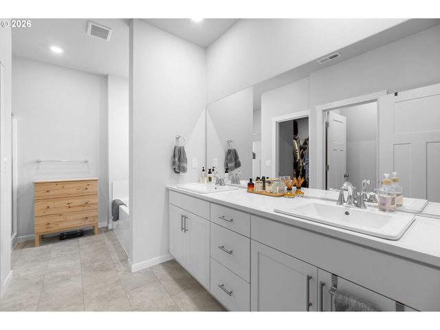 6140 Se 23RD St, Gresham, OR 97080