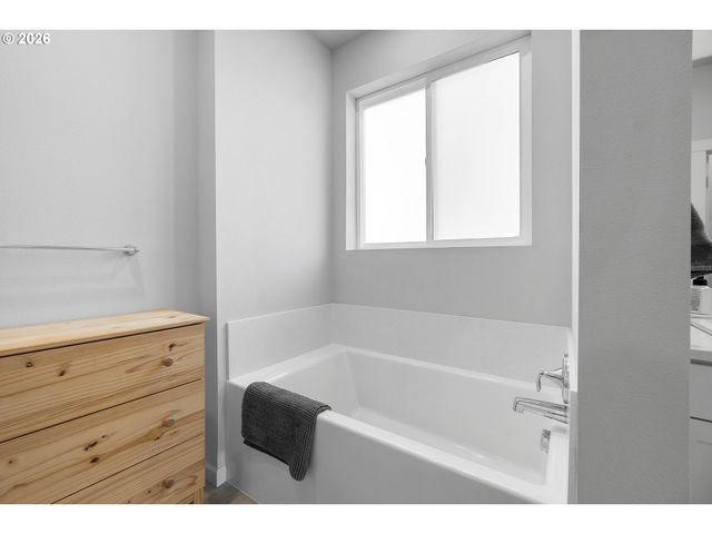 6140 Se 23RD St, Gresham, OR 97080