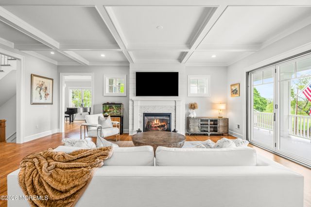 11 Beacon Hill Road, Atlantic Highlands, NJ 07716