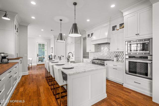 11 Beacon Hill Road, Atlantic Highlands, NJ 07716