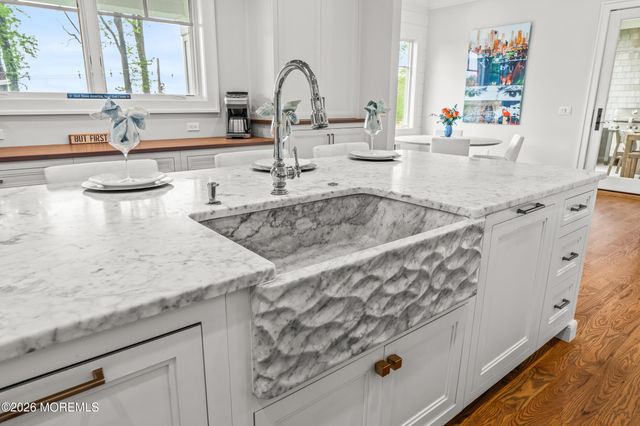 11 Beacon Hill Road, Atlantic Highlands, NJ 07716