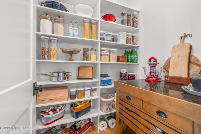 11 Beacon Hill Road, Atlantic Highlands, NJ 07716