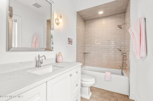 11 Beacon Hill Road, Atlantic Highlands, NJ 07716