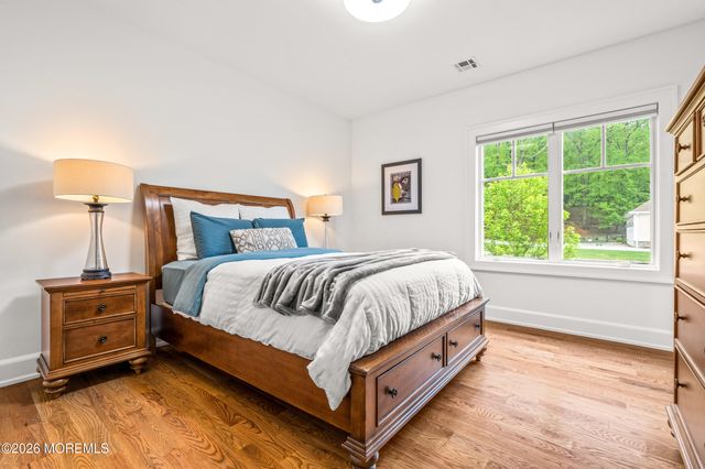 11 Beacon Hill Road, Atlantic Highlands, NJ 07716