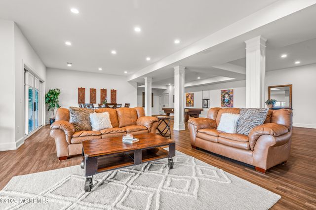 11 Beacon Hill Road, Atlantic Highlands, NJ 07716