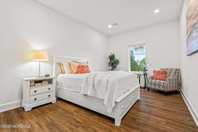 11 Beacon Hill Road, Atlantic Highlands, NJ 07716