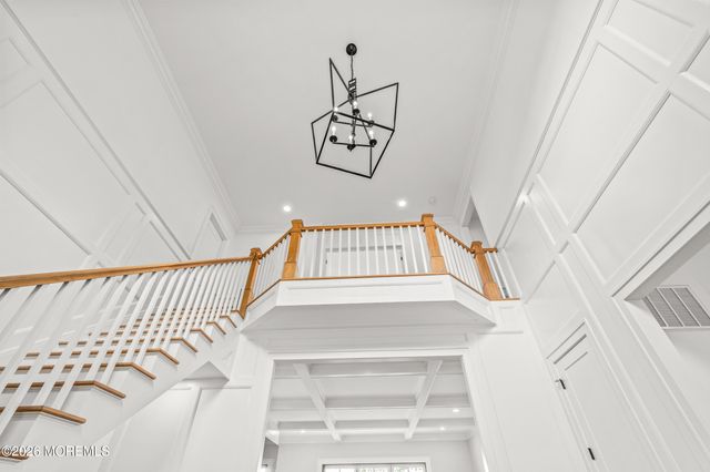 11 Beacon Hill Road, Atlantic Highlands, NJ 07716