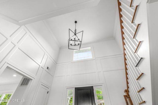 11 Beacon Hill Road, Atlantic Highlands, NJ 07716