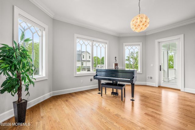 11 Beacon Hill Road, Atlantic Highlands, NJ 07716