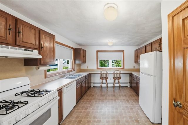 265 Grand View Drive, Warwick, RI 02886