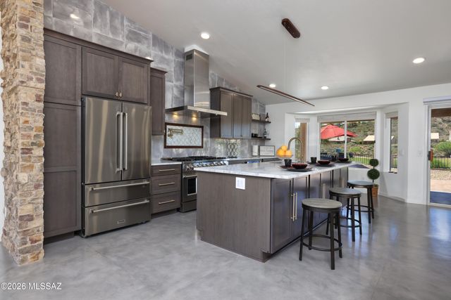 37064 S Rock Crest Drive, Tucson, AZ 85739