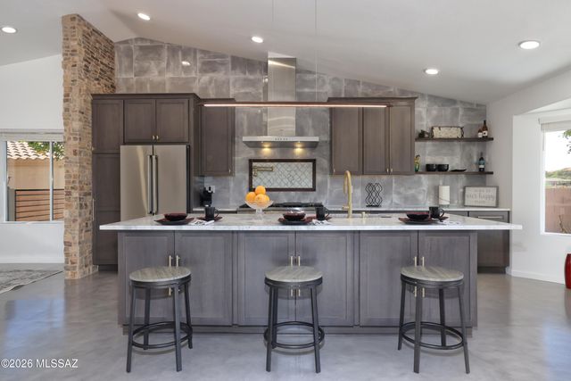 37064 S Rock Crest Drive, Tucson, AZ 85739