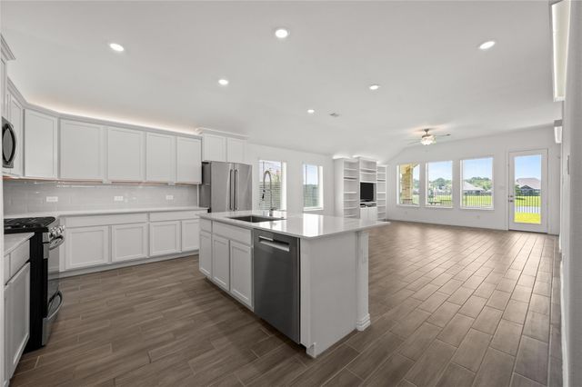 15322 Lake Front Drive, Mont Belvieu, TX 77523