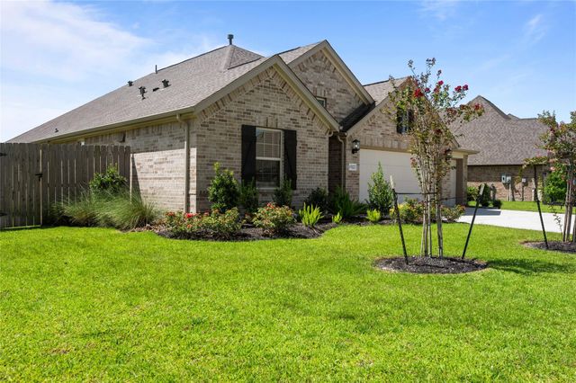 15322 Lake Front Drive, Mont Belvieu, TX 77523