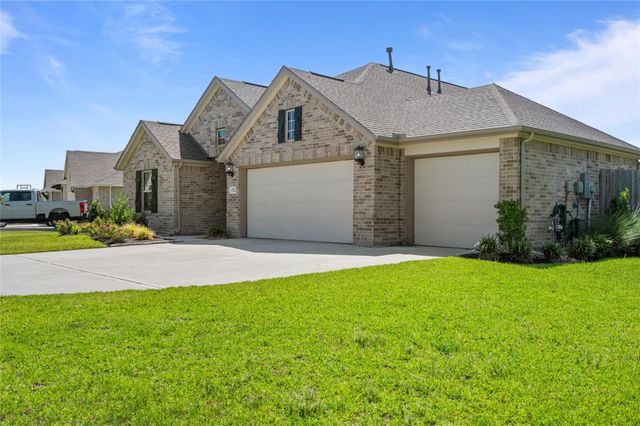 15322 Lake Front Drive, Mont Belvieu, TX 77523