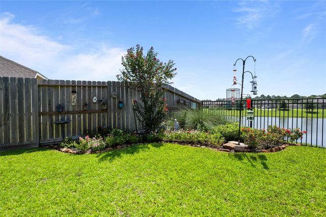 15322 Lake Front Drive, Mont Belvieu, TX 77523