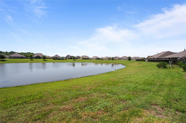 15322 Lake Front Drive, Mont Belvieu, TX 77523