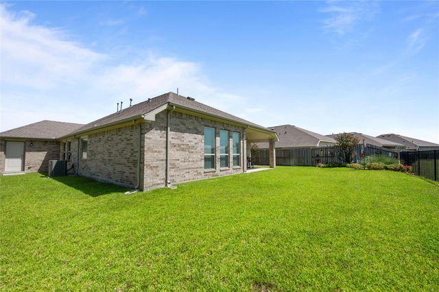 15322 Lake Front Drive, Mont Belvieu, TX 77523