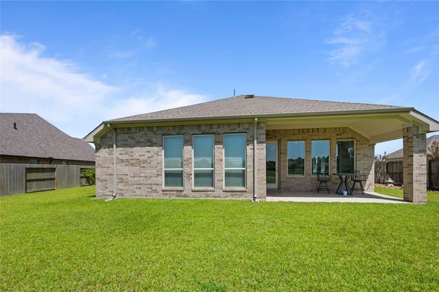 15322 Lake Front Drive, Mont Belvieu, TX 77523