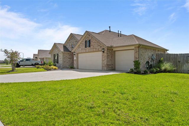 15322 Lake Front Drive, Mont Belvieu, TX 77523