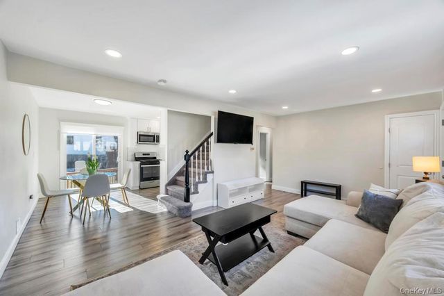 10 Continental Drive, Port Jefferson Station, NY 11776