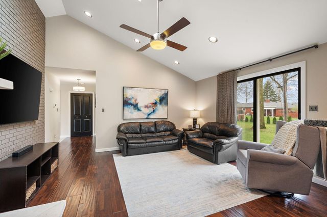 9468 Hilltop Drive, St. John, IN 46373